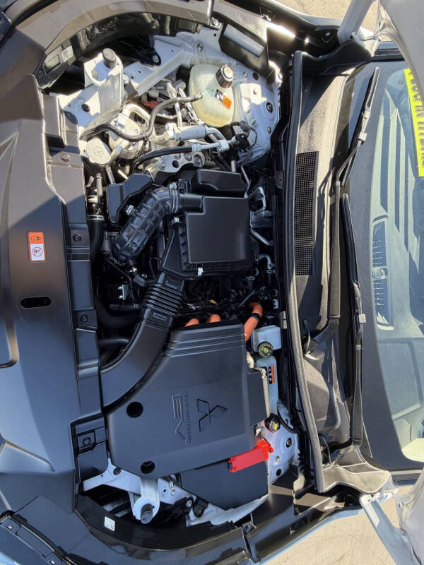 mitsubishi outlander plug-in hybrid 2024 JA4T5VA91RZ073986 image mitsubishi outlander plug-in hybrid 2024 JA4T5VA91RZ073986 image